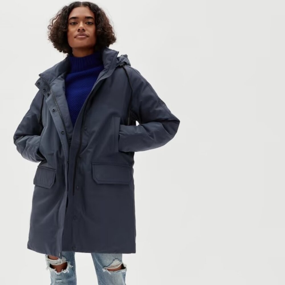 Everlane Women's Puffer Jacket - Dark Blue